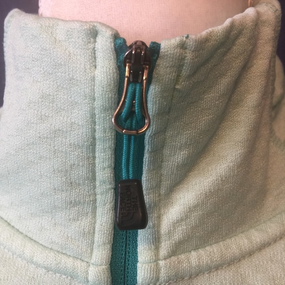 THE NORTH FACE 1/4 Zip Pullover - Picture 4 of 7